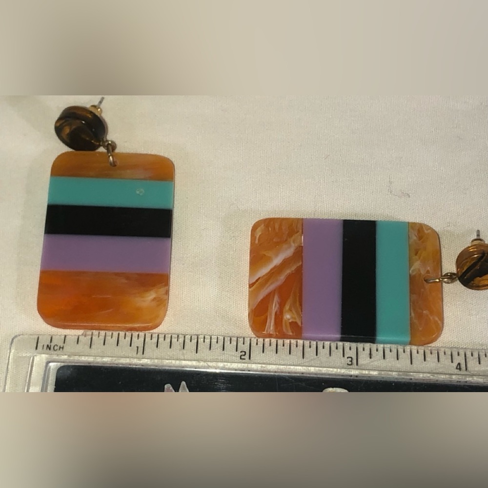 Modernist 60s Mod Chic Lucite Earrings - Picture 11 of 11